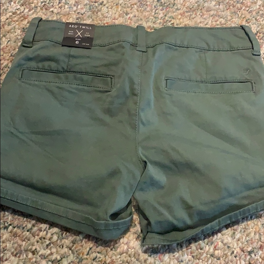 AMERICAN EAGLE TWILL STRETCH SHORTS